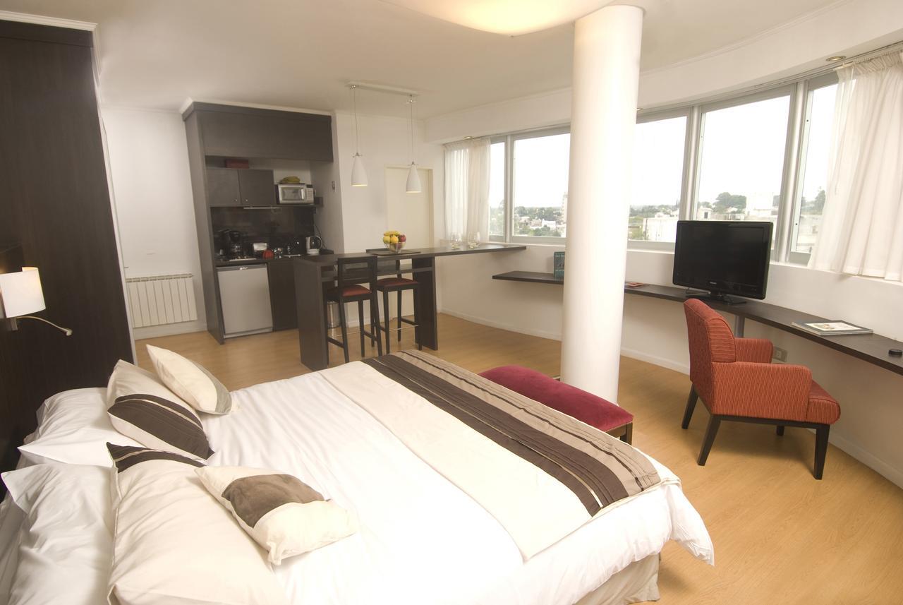 Plaza Suites Campana Chambre photo
